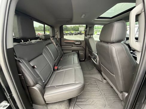 Used 2024 GMC Sierra 1500 Denali w/ Denali Reserve Package AWD/4WD image 12