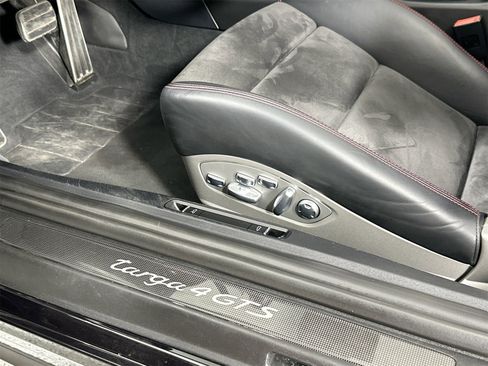 Used 2016 Porsche 911 Targa 4 GTS image 28