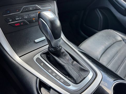 Used 2018 Ford Edge SEL w/ Equipment Group 201A AWD/4WD image 26