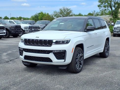New 2026 Jeep Grand Cherokee L Summit AWD/4WD image 2