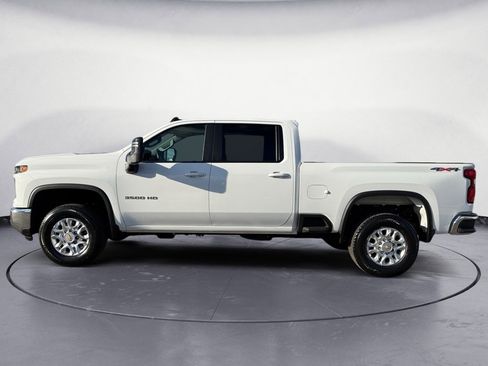 Used 2025 Chevrolet Silverado 3500 LT w/ Convenience Package image 2