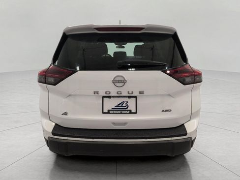 Used 2025 Nissan Rogue SV AWD/4WD image 24