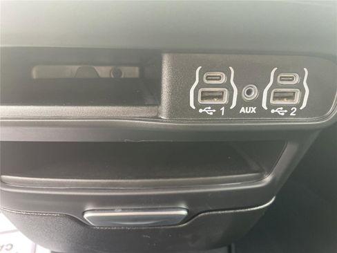 Used 2025 Chrysler Pacifica Select FWD image 21