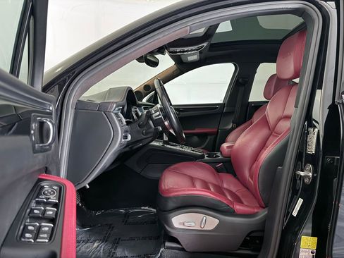 Used 2018 Porsche Macan GTS image 19