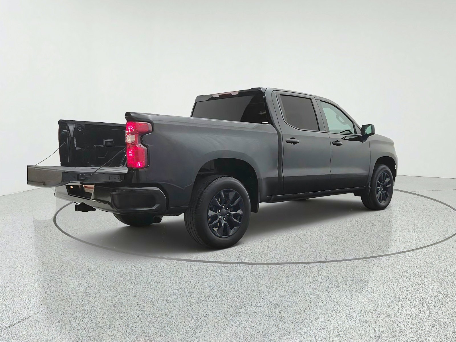 Used 2024 Chevrolet Silverado 1500 LT AWD/4WD image 5