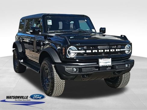 New 2025 Ford Bronco Outer Banks w/ Sasquatch Package image 1