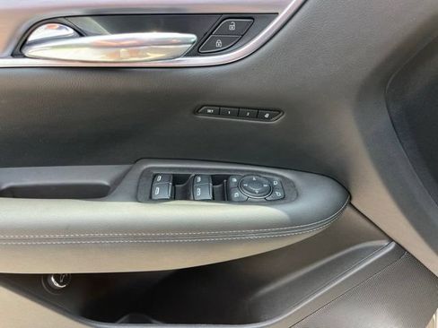 Used 2025 Cadillac XT6 Luxury FWD image 13