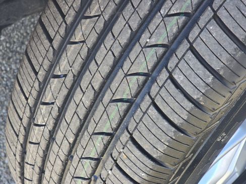 Used 2025 Honda CR-V EX-L image 34