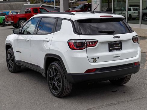 Used 2025 Jeep Compass Latitude w/ Convenience Group image 6