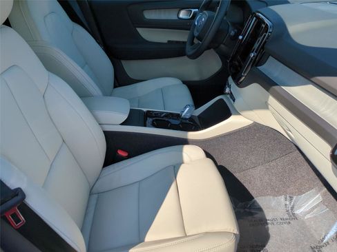 New 2026 Volvo XC40 B5 Plus w/ Climate Package image 20