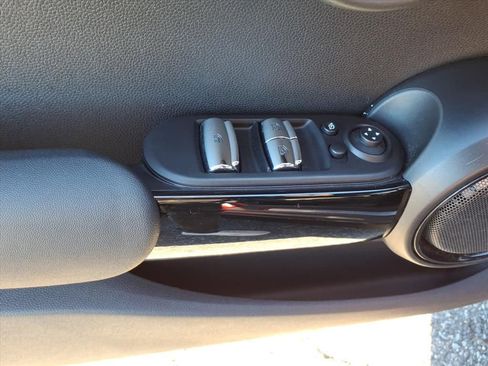 Used 2018 MINI Cooper S image 22