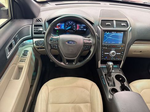 Used 2018 Ford Explorer Limited w/ Equipment Group 301A FWD image 28
