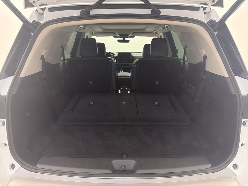 Used 2025 Nissan Pathfinder SL w/ SL Premium Package AWD/4WD image 10