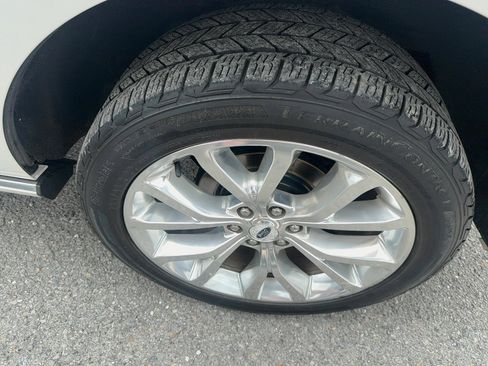 Used 2018 Ford Expedition Platinum AWD/4WD image 4