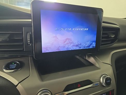 Used 2021 Ford Explorer XLT w/ Class III Trailer Tow Package image 17