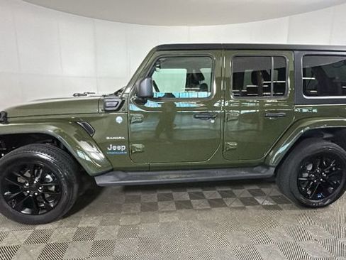Used 2023 Jeep Wrangler Unlimited Sahara w/ Cold Weather Group AWD/4WD image 6