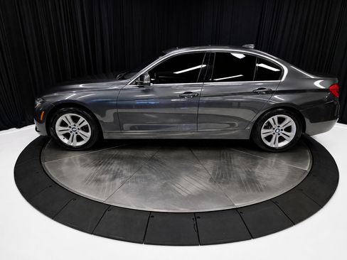 Used 2018 BMW 330i Sedan w/ Convenience Package RWD image 9