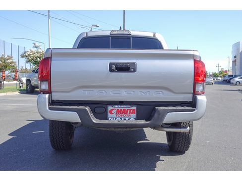 Used 2018 Toyota Tacoma SR w/ SR Convenience Package RWD image 4