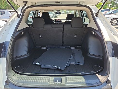 Used 2023 Honda HR-V LX image 29
