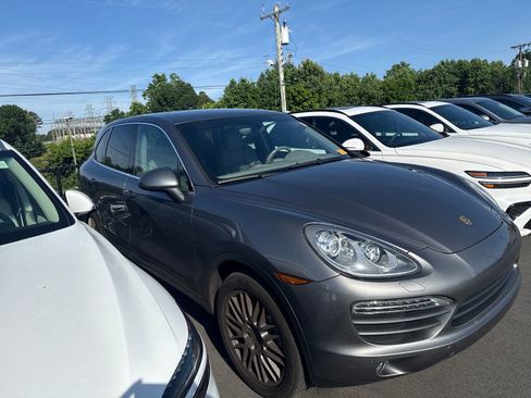 Used 2012 Porsche Cayenne S AWD/4WD image 5
