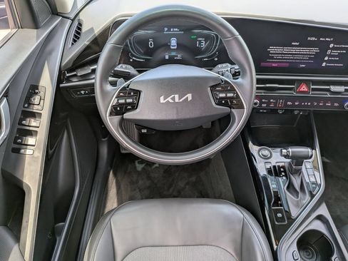 Certified 2024 Kia Niro EX FWD image 15