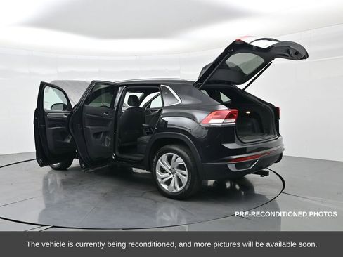 Used 2020 Volkswagen Atlas Cross Sport SEL image 38