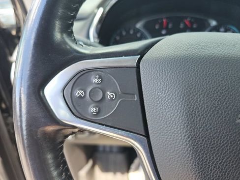 Used 2021 Chevrolet Traverse LT AWD/4WD image 23