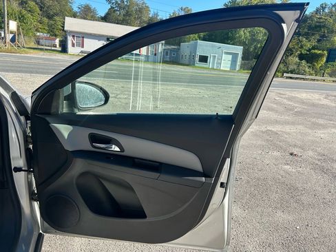 Used 2012 Chevrolet Cruze LT image 15