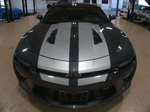 Used 2016 Chevrolet Camaro SS RWD image 8