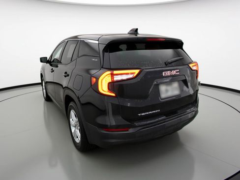 Used 2024 GMC Terrain SLE FWD image 6