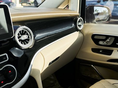 Used 2021 Mercedes-Benz Metris Passenger w/ Premium Safety Package image 53