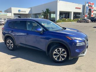 Used 2021 Nissan Rogue SV image 1