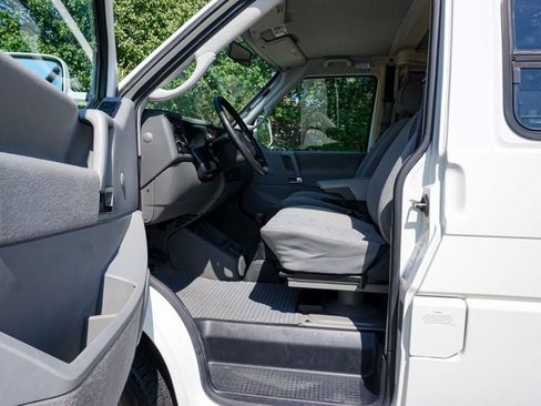 Used 2000 Volkswagen Eurovan Camper FWD image 8