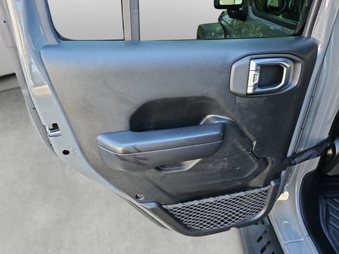 Used 2018 Jeep Wrangler Unlimited Sport S AWD/4WD image 33