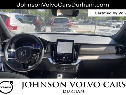 Used 2025 Volvo XC90 B5 Core AWD/4WD image 11