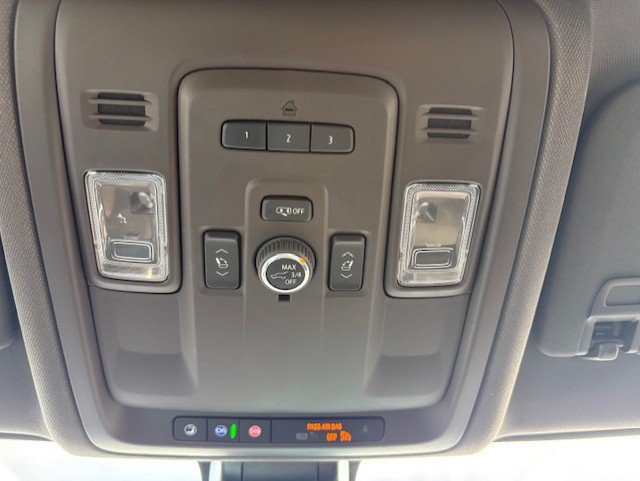 Used 2022 GMC Yukon XL SLT w/ SLT Luxury Package RWD image 20