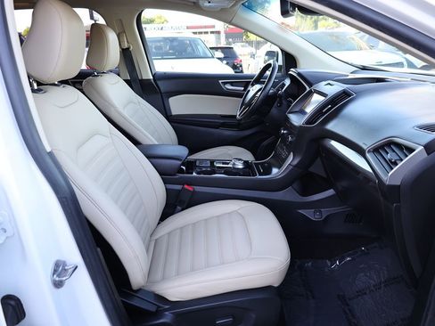 Used 2020 Ford Edge SEL w/ Convenience Package FWD image 17