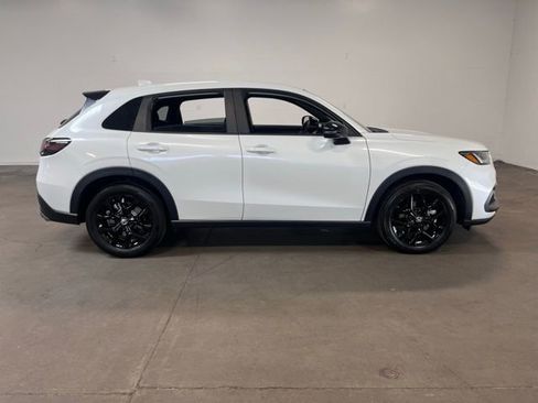 Used 2024 Honda HR-V Sport image 2