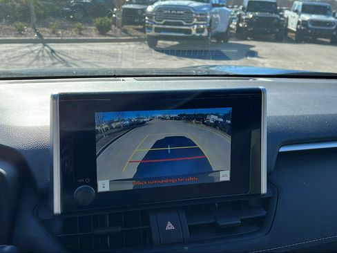 Used 2025 Toyota RAV4 XLE image 33