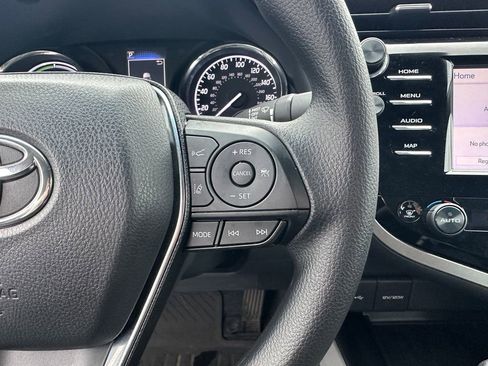 Certified 2020 Toyota Camry LE image 21