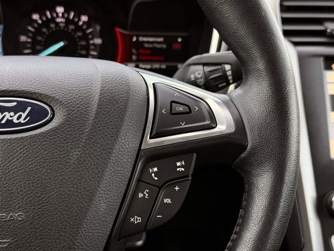 Used 2018 Ford Fusion SE w/ Equipment Group 602A FWD image 29
