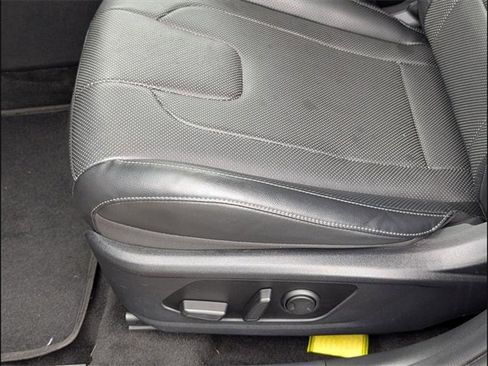 Used 2023 Hyundai Elantra Limited image 10