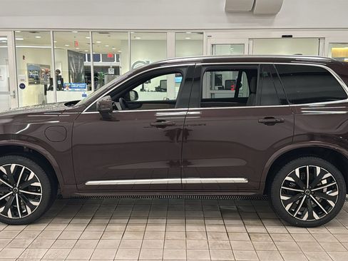 New 2026 Volvo XC90 T8 Ultra w/ Protection Package Premier image 8