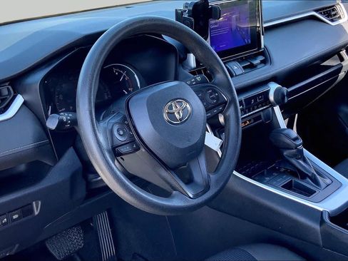 Used 2023 Toyota RAV4 LE FWD image 17