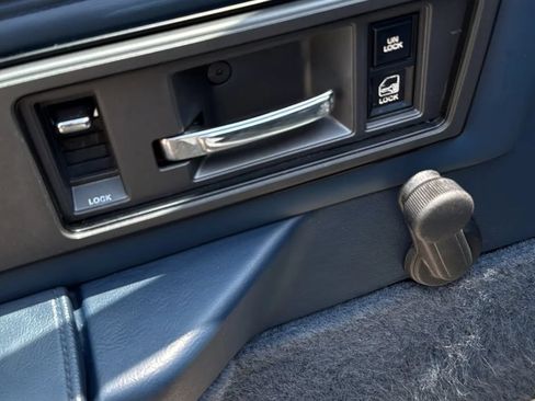 Used 1991 Oldsmobile Cutlass Calais Sedan FWD image 14