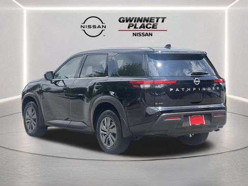 Used 2024 Nissan Pathfinder S FWD image 23
