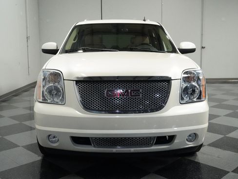 Used 2009 GMC Yukon Denali image 15