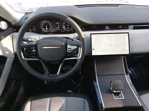 Used 2025 Land Rover Range Rover Evoque Dynamic SE image 13