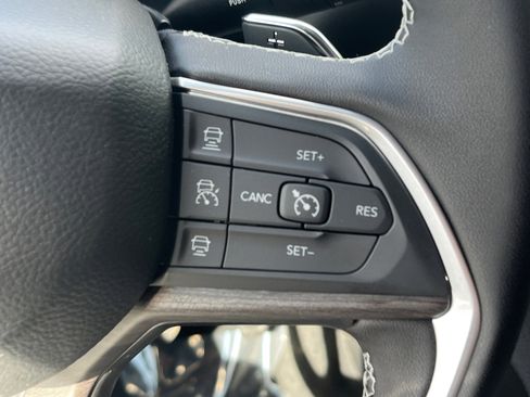 New 2025 Jeep Grand Cherokee Limited AWD/4WD image 58
