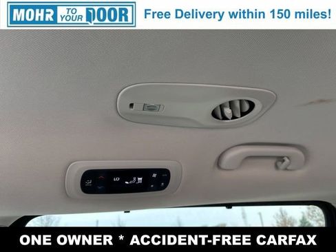 Used 2024 Chrysler Pacifica Touring-L image 30